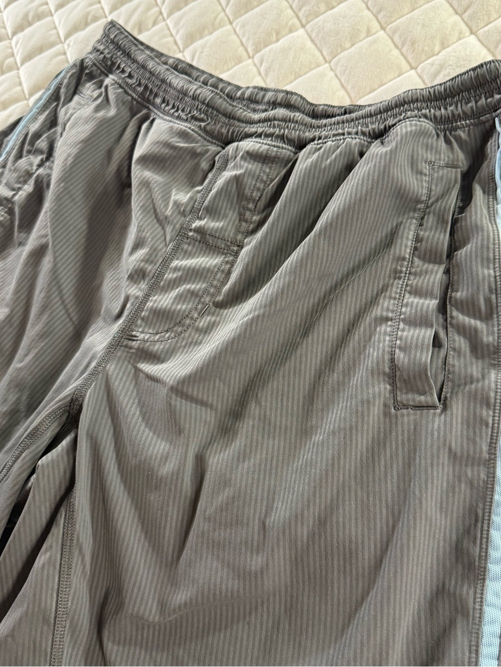 Lululemon Run Response 9" Athletic Shorts Lined Gray Blue Stripe Men’s